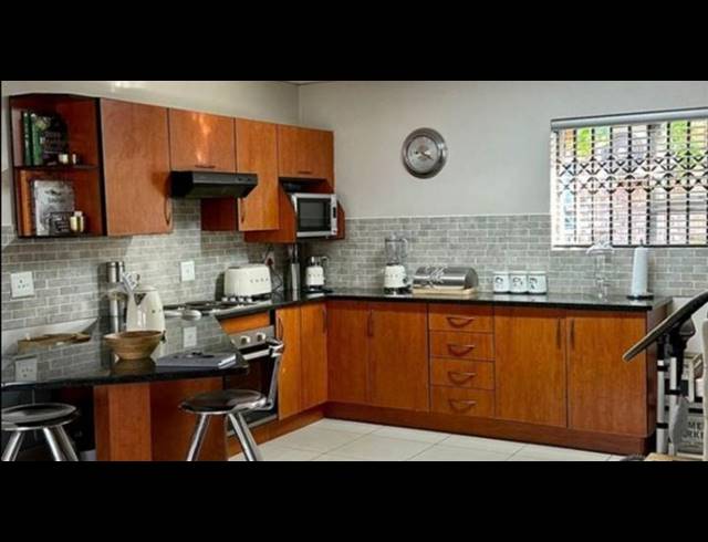 2 BEDROOM SIMPLEX FOR SALE IN ARBORETUM